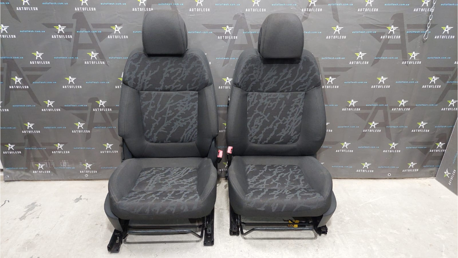 Сиденья передние 8906ZA, 8906YZ, 8906YQ, 8906YR Peugeot 3008 пежо бу Сиденья передние 8906ZA, 8906YZ, 8906YQ, 8906YR Peugeot 3008 пежо бу